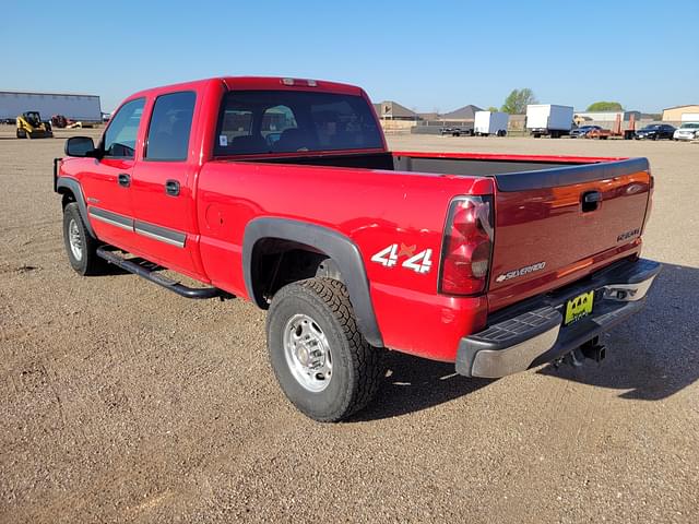Image of Chevrolet 2500 equipment image 3