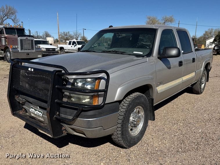 2004 Chevrolet 2500 Equipment Image0