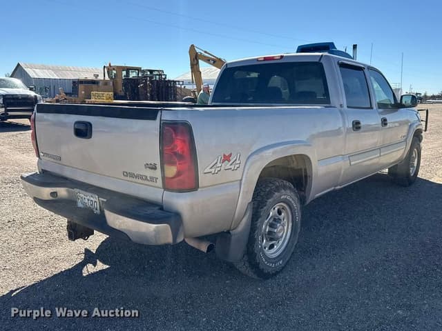 Image of Chevrolet 2500 equipment image 4