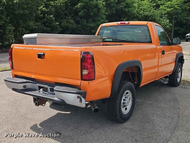 Image of Chevrolet 2500HD equipment image 4