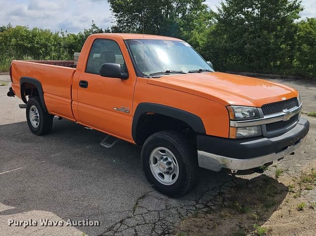 Image of Chevrolet 2500HD equipment image 2