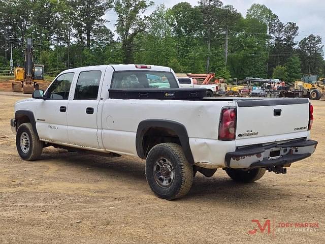Image of Chevrolet 2500HD equipment image 4