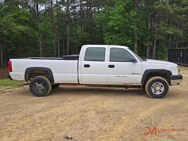 Image of Chevrolet 2500HD equipment image 1