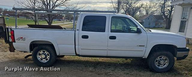 Image of Chevrolet 2500 equipment image 3