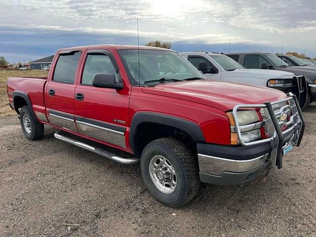 Image of Chevrolet 2500 equipment image 2