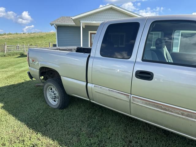 Image of Chevrolet 2500 equipment image 4