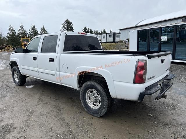 Image of Chevrolet 2500 equipment image 2