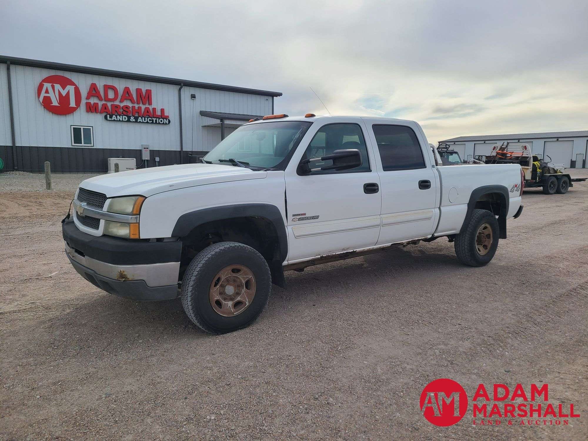 2004 Chevrolet 2500HD Equipment Image0