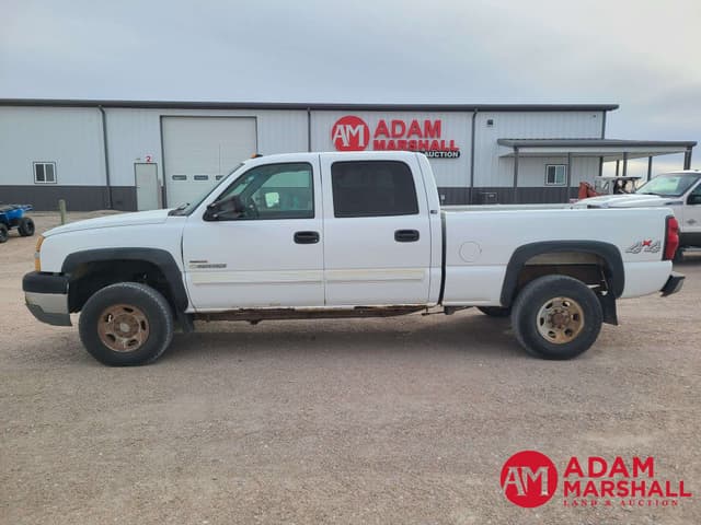 Image of Chevrolet 2500HD equipment image 4