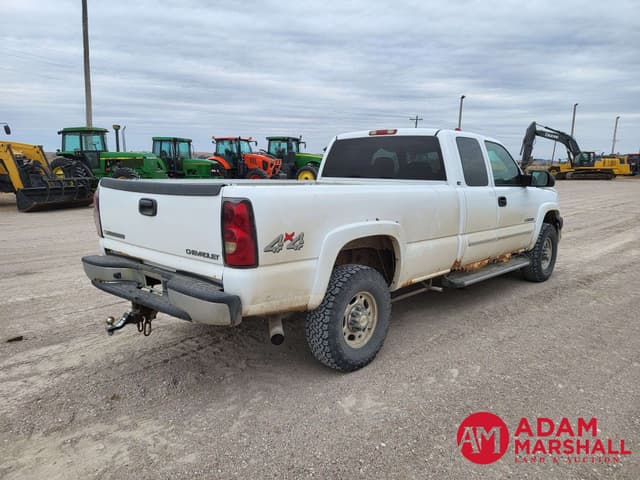 Image of Chevrolet 2500 equipment image 2