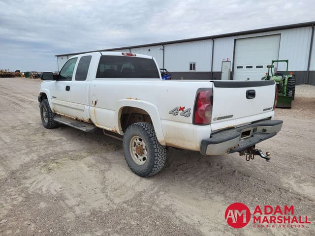 Image of Chevrolet 2500 equipment image 3