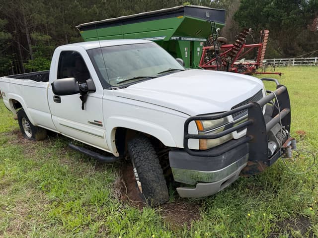 Image of Chevrolet 2500HD equipment image 3