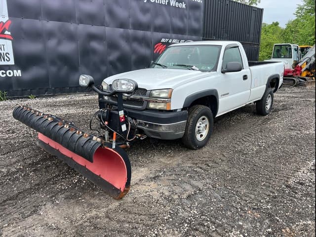 Image of Chevrolet 2500HD equipment image 1