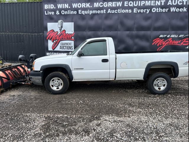 Image of Chevrolet 2500HD equipment image 2