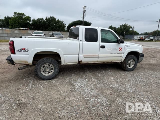 Image of Chevrolet 2500HD equipment image 4