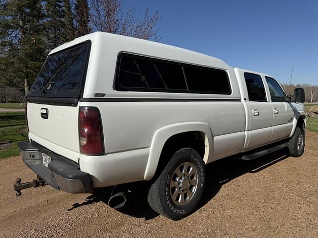 Image of Chevrolet 2500HD equipment image 4