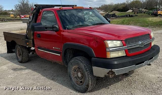 Image of Chevrolet 2500HD equipment image 2