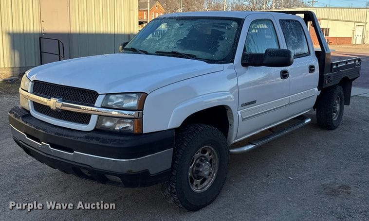 2004 Chevrolet 2500 Equipment Image0