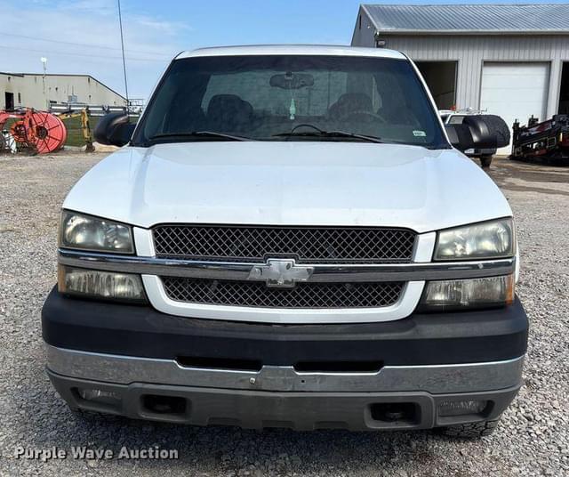 Image of Chevrolet 2500HD equipment image 1
