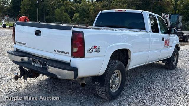 Image of Chevrolet 2500HD equipment image 4