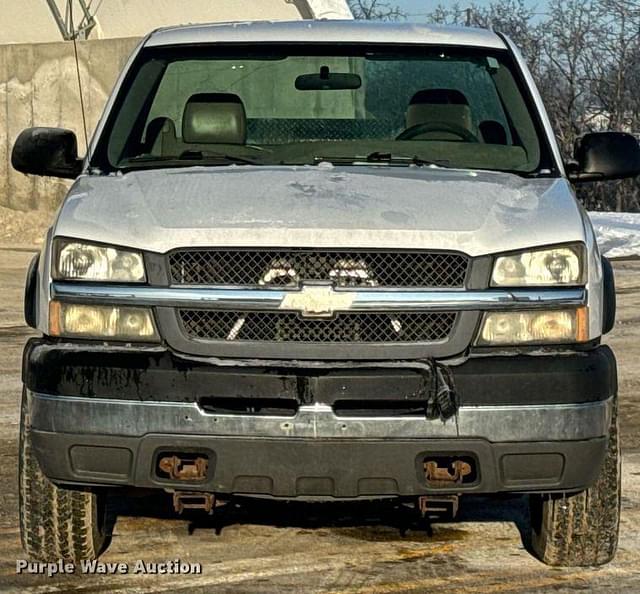 Image of Chevrolet 2500HD equipment image 1