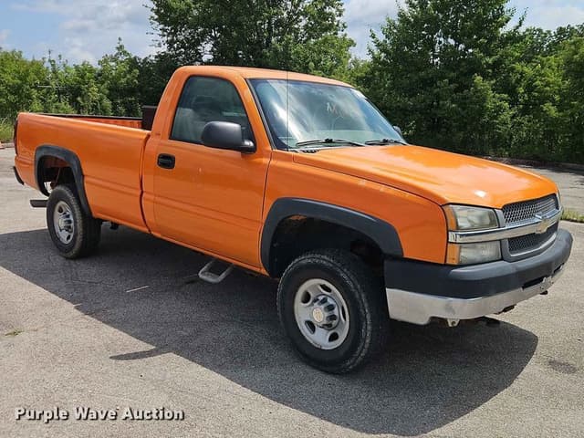 Image of Chevrolet 2500HD equipment image 2