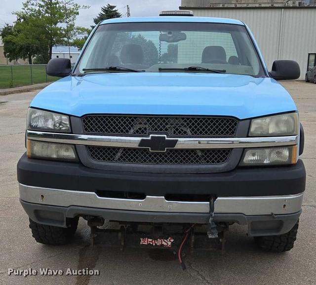 Image of Chevrolet 2500HD equipment image 1