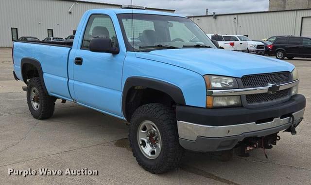Image of Chevrolet 2500HD equipment image 2