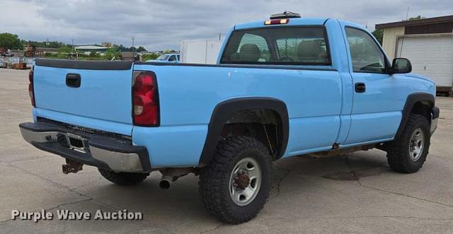 Image of Chevrolet 2500HD equipment image 4
