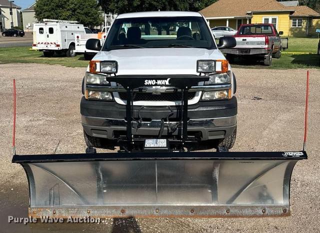 Image of Chevrolet 2500HD equipment image 1