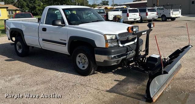 Image of Chevrolet 2500HD equipment image 2