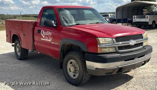 Image of Chevrolet 2500HD equipment image 2