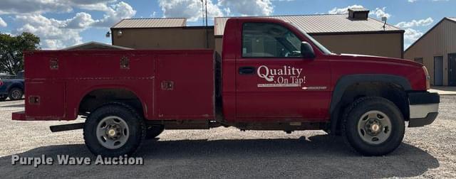 Image of Chevrolet 2500HD equipment image 3