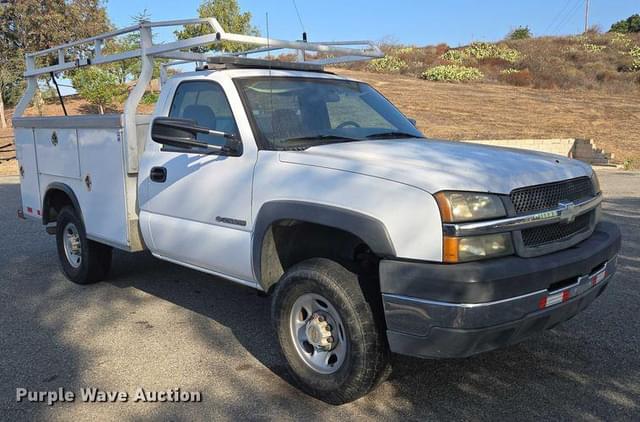 Image of Chevrolet 2500HD equipment image 2