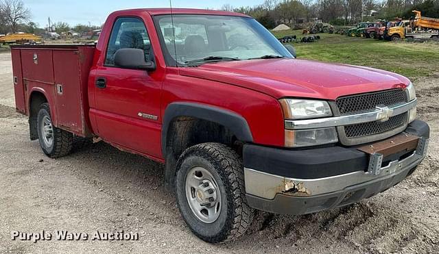 Image of Chevrolet 2500HD equipment image 2
