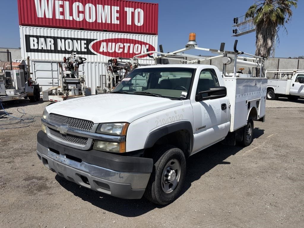 2004 Chevrolet 2500HD Equipment Image0