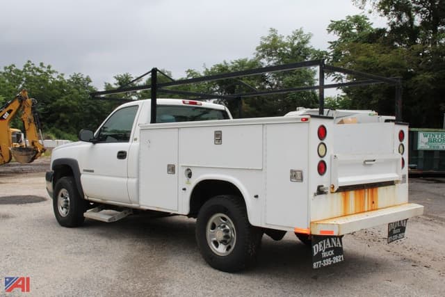 Image of Chevrolet 2500HD equipment image 1