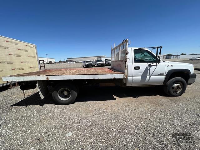 Image of Chevrolet 3500 equipment image 3