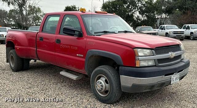 Image of Chevrolet 3500 equipment image 2