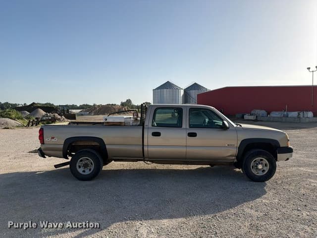 Image of Chevrolet 3500 equipment image 3