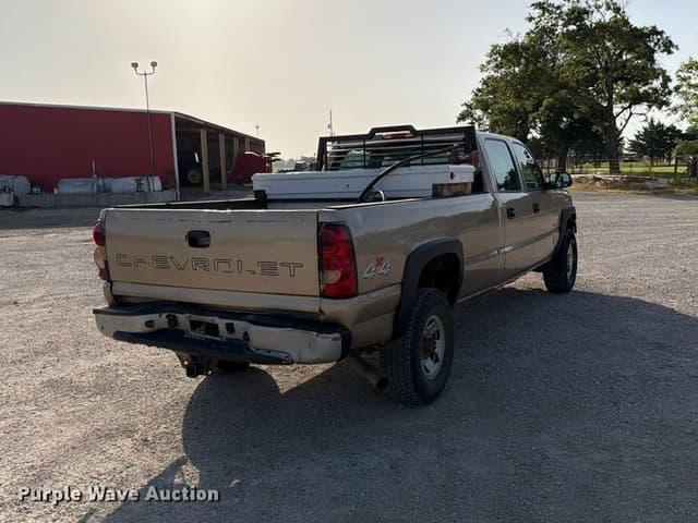 Image of Chevrolet 3500 equipment image 4