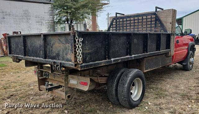 Image of Chevrolet 3500 equipment image 4