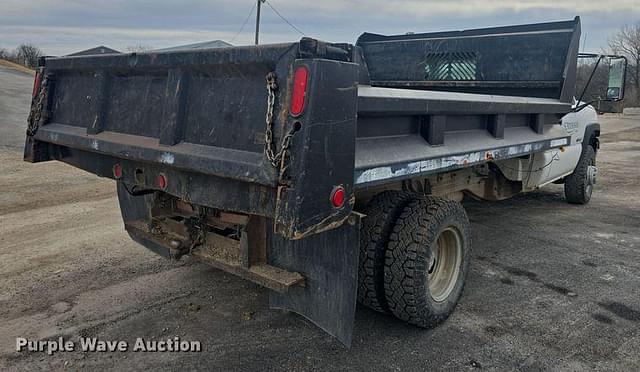 Image of Chevrolet 3500 equipment image 4