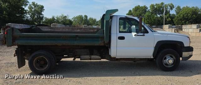 Image of Chevrolet 3500 equipment image 3
