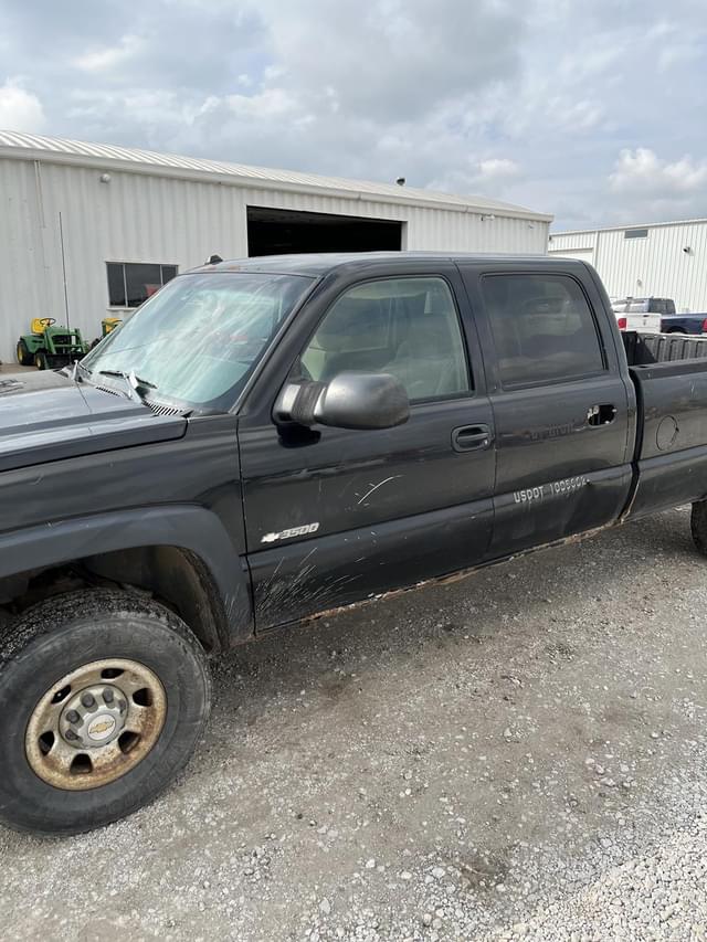 Image of Chevrolet 3500 equipment image 3