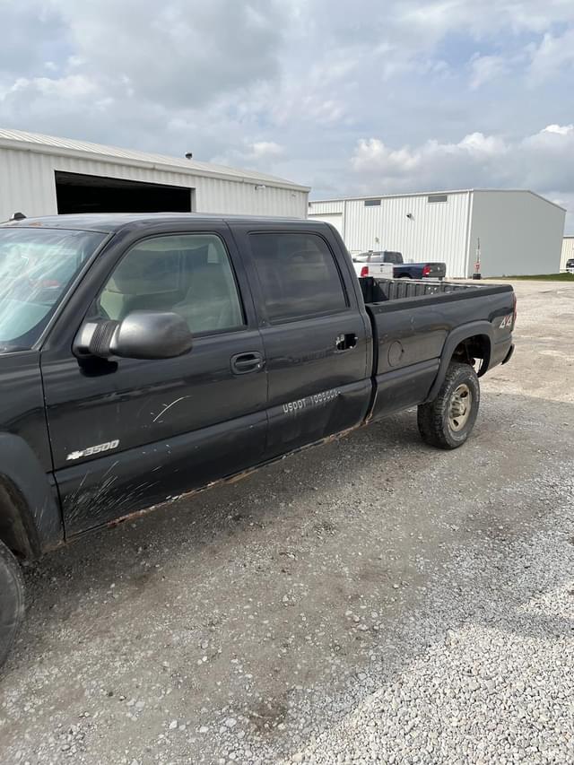 Image of Chevrolet 3500 equipment image 4