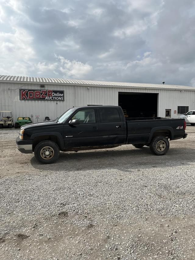 Image of Chevrolet 3500 equipment image 1