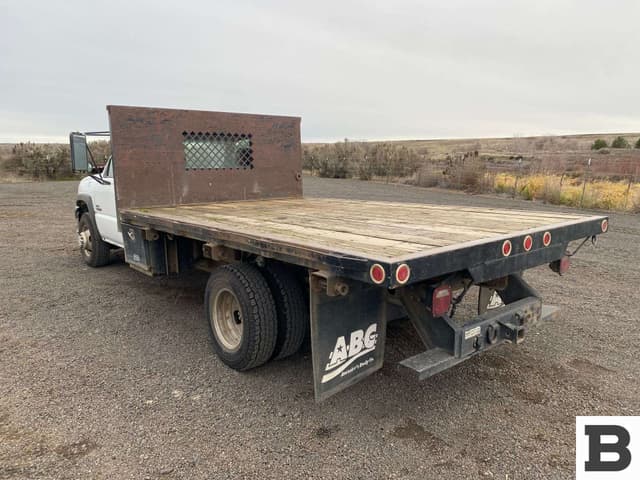 Image of Chevrolet 3500 equipment image 2