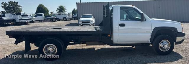 Image of Chevrolet 3500 equipment image 3
