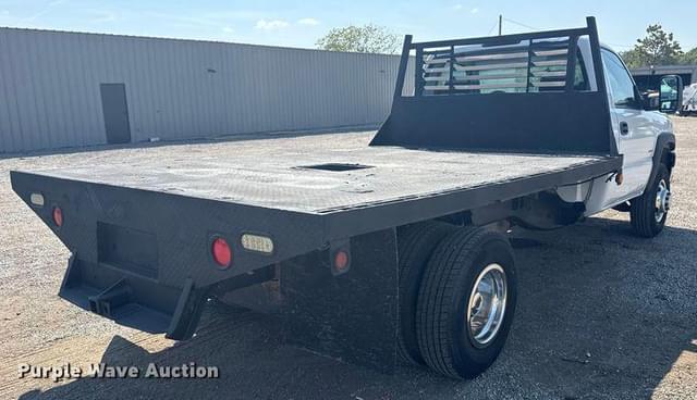 Image of Chevrolet 3500 equipment image 4